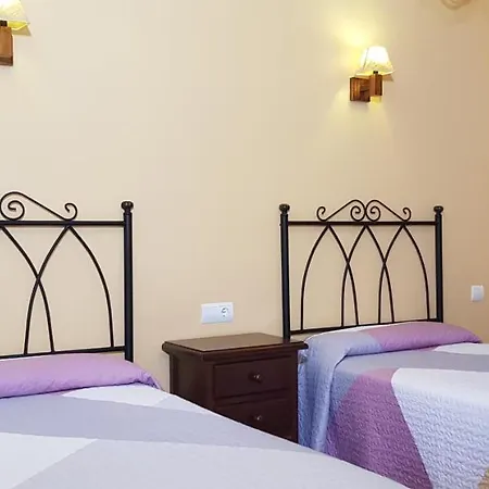 Casitas Cueva Del Gato Holiday home Benaojan