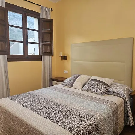 Casitas Cueva Del Gato Holiday home Benaojan
