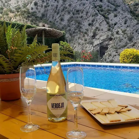 Casitas Cueva Del Gato Holiday home *